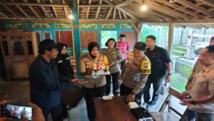 Peringati HPN, Kapolres Beri Kejutan Pada Pokja Jurnalis Kota Batu