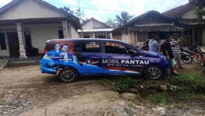 Mobil Parpol Ramai-ramai Diamankan Jemaah Pengajian Isra Mikraj di Desa Lampeji Jember, Ada Apa ?
