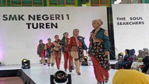 Puluhan Busana Karya Siswa Dipamerkan di Ajang Grand Show SMKN 1 Turen