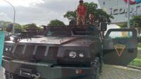 Ada Apa Tank Anoa TNI Masuk Gresik Icon Mall