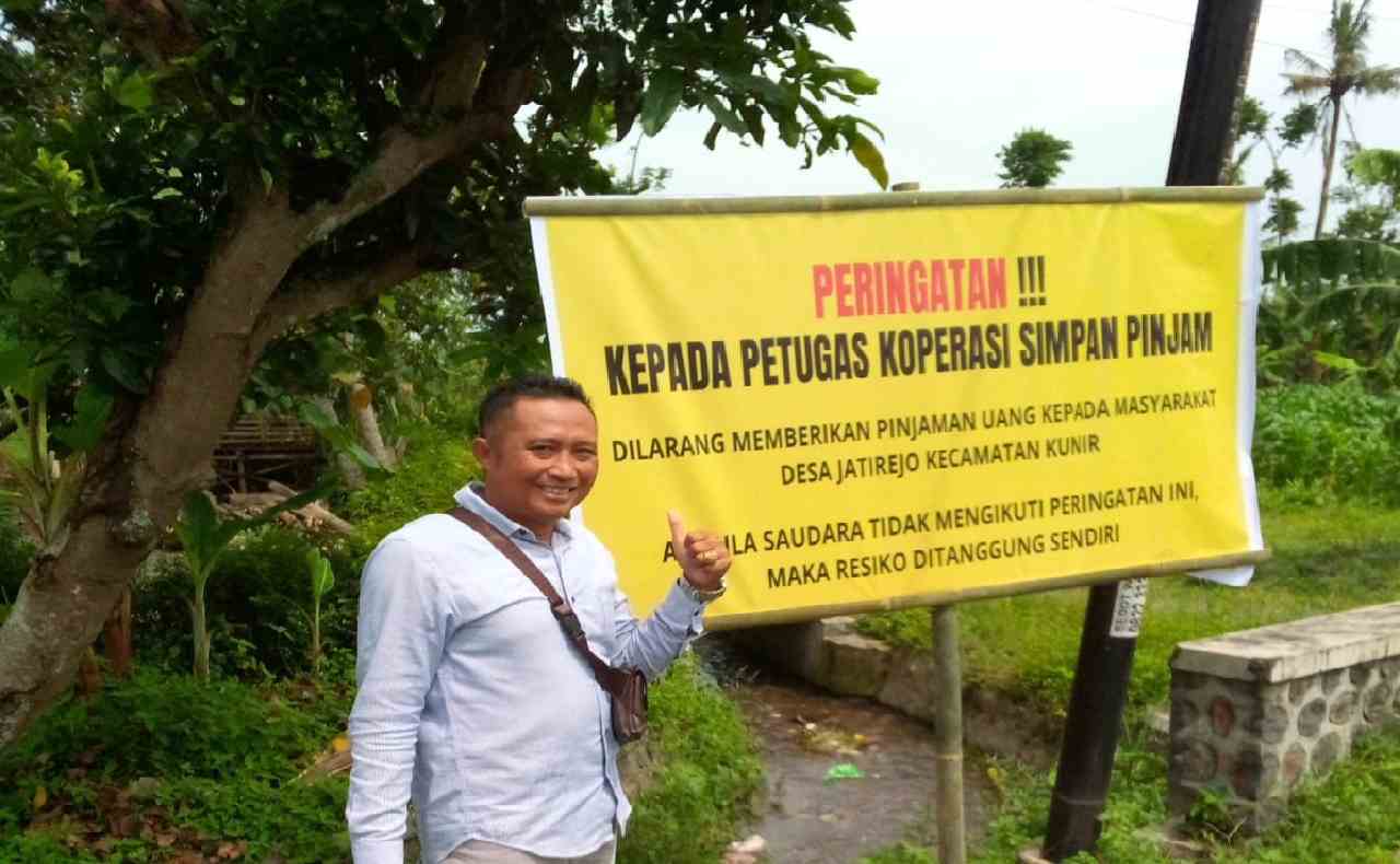 Banner tolak rentenir