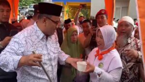 Hadiri 1 Abad NU, Wabup Probolinggo Layani Nahdliyin Makan Siang