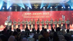 Pemkab Bojonegoro Terima Penghargaan Realisasi PAD Tertinggi se Indonesia.