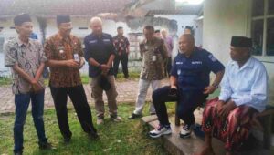 Bupati Hendy Bersama Dinsos Jember Sambangi Lansia di Lampeji
