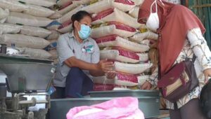 Sepekan Jelang Ramadan, Harga Beras Makin Tinggi dan Stok Nyaris Tidak Aman