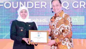 Pemprov Jatim Raih Penghargaan Implementasi ASN BerAKHLAK