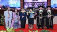 Khofifah Optimis Lulusan Unair Jadi Alumni Hebat
