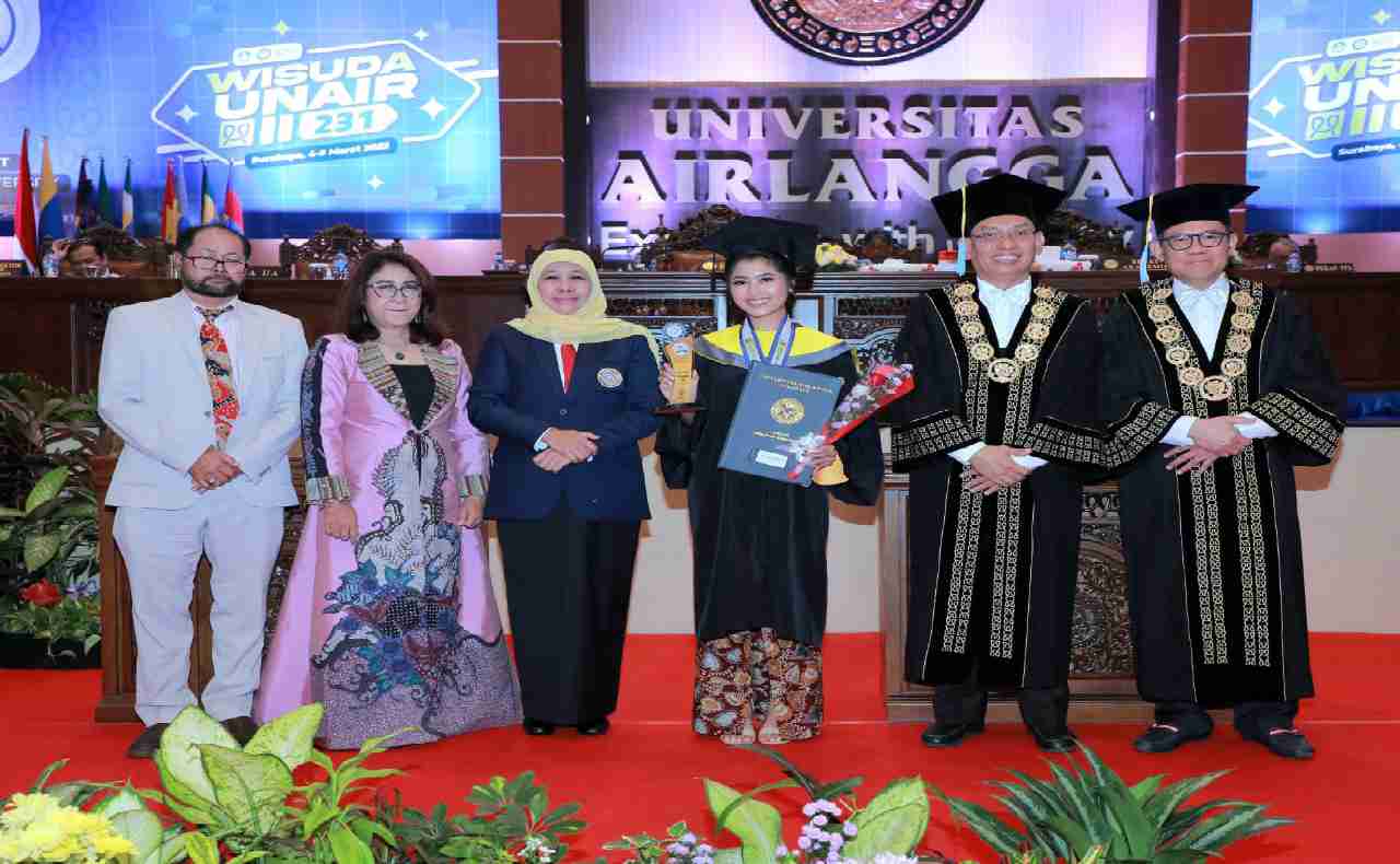 Wisuda Unair