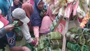 Lestarikan Adat Nasi Gulung Kampung Adat Segunung Jombang