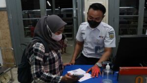Pelanggan KA Diimbau Bawa Bukti Vaksin, Ada Migrasi PeduliLindungi Jadi SatuSehat Mobile
