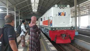 Puluhan Ribu Tiket KA Mudik Lebaran di Stasiun Jombang Terjual, Ada 6 Kereta Tambahan