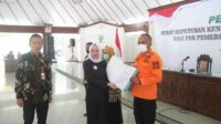 Bupati Bojonegoro Serahkan 571 SK Kenaikan Pangkat
