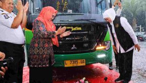 Gubernur Khofifah Luncurkan Tambahan 10 Armada Bus Transjatim Koridor I Gresik-Surabaya-Sidoarjo