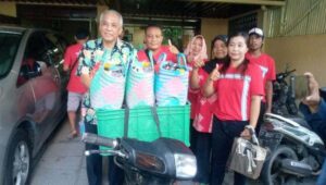 Posko Sejahtera Didukung Donatur Bagikan Ratusan Paket Sembako ke Warga Kurang Mampu