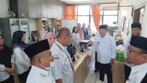 Hari Pertama Masuk Kerja, Bupati Jember Langsung Anjangsana ke Sejumlah OPD