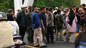 Belum Diresmikan, Warga Sudah Padati Jembatan Gladak Perak, Dibubarkan Polisi
