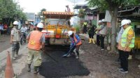Jelang Lebaran Sejumlah Jalan Rusak di Probolinggo Diperbaiki