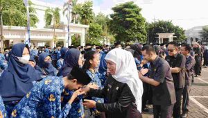 Gubernur Khofifah Larang ASN Pemprov Jatim Mudik Pakai Mobil Dinas