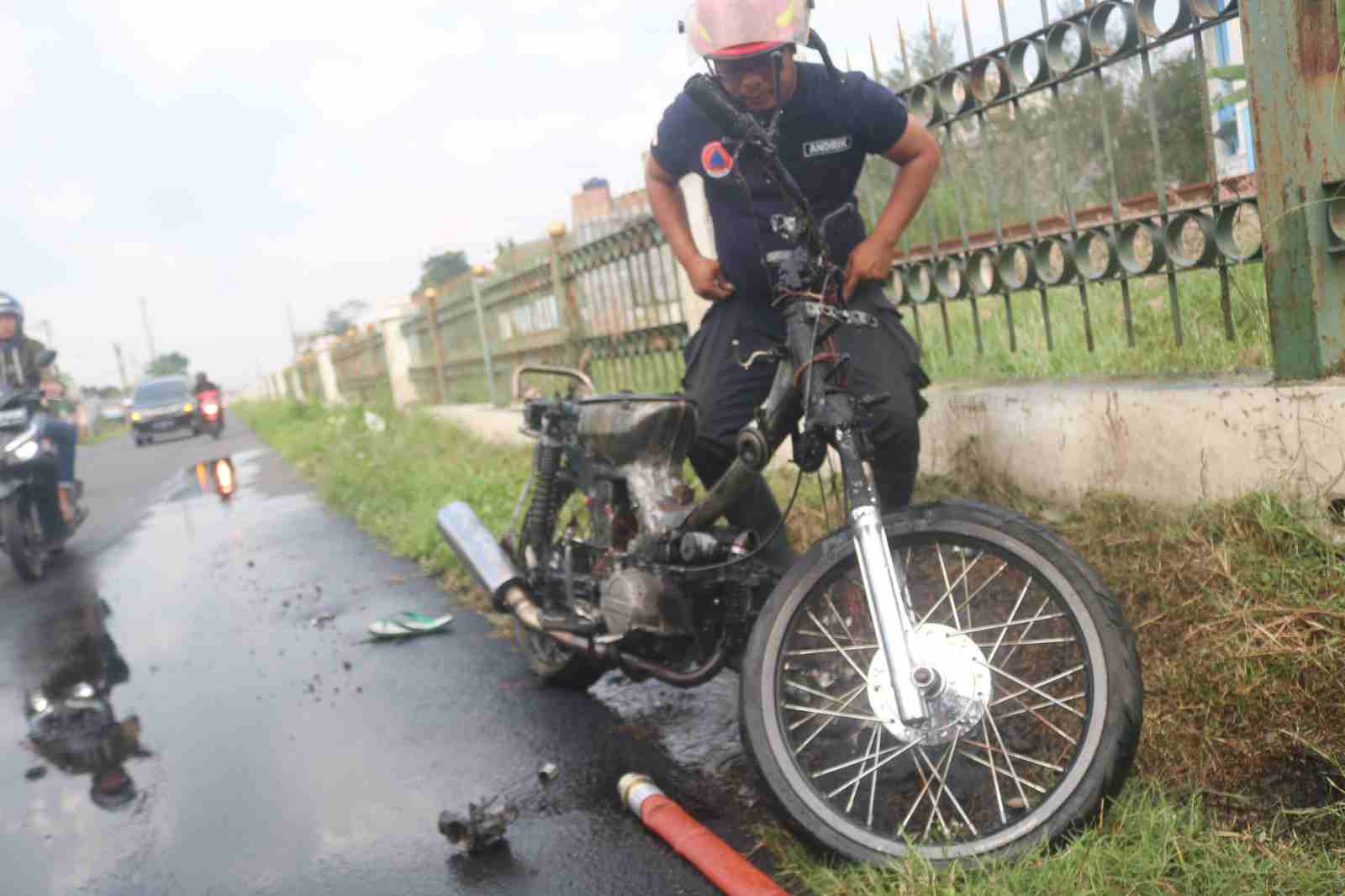 Motor terbakar
