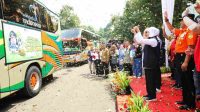 Khofifah Berangkatkan 24 Bus Mudik Gratis di Jakarta