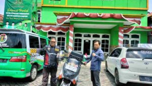 Luar Biasa, Warga Sampang Pergi Haji dengan Kendarai Sepeda Motor