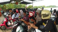 Hindari Kemacetan, Perahu Tambang di Jombang Jadi Alternatif Pemudik
