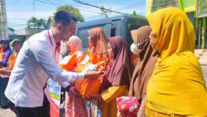 Polres Bojonegoro Kembali Salurkan Bansos untuk Warga Miskin