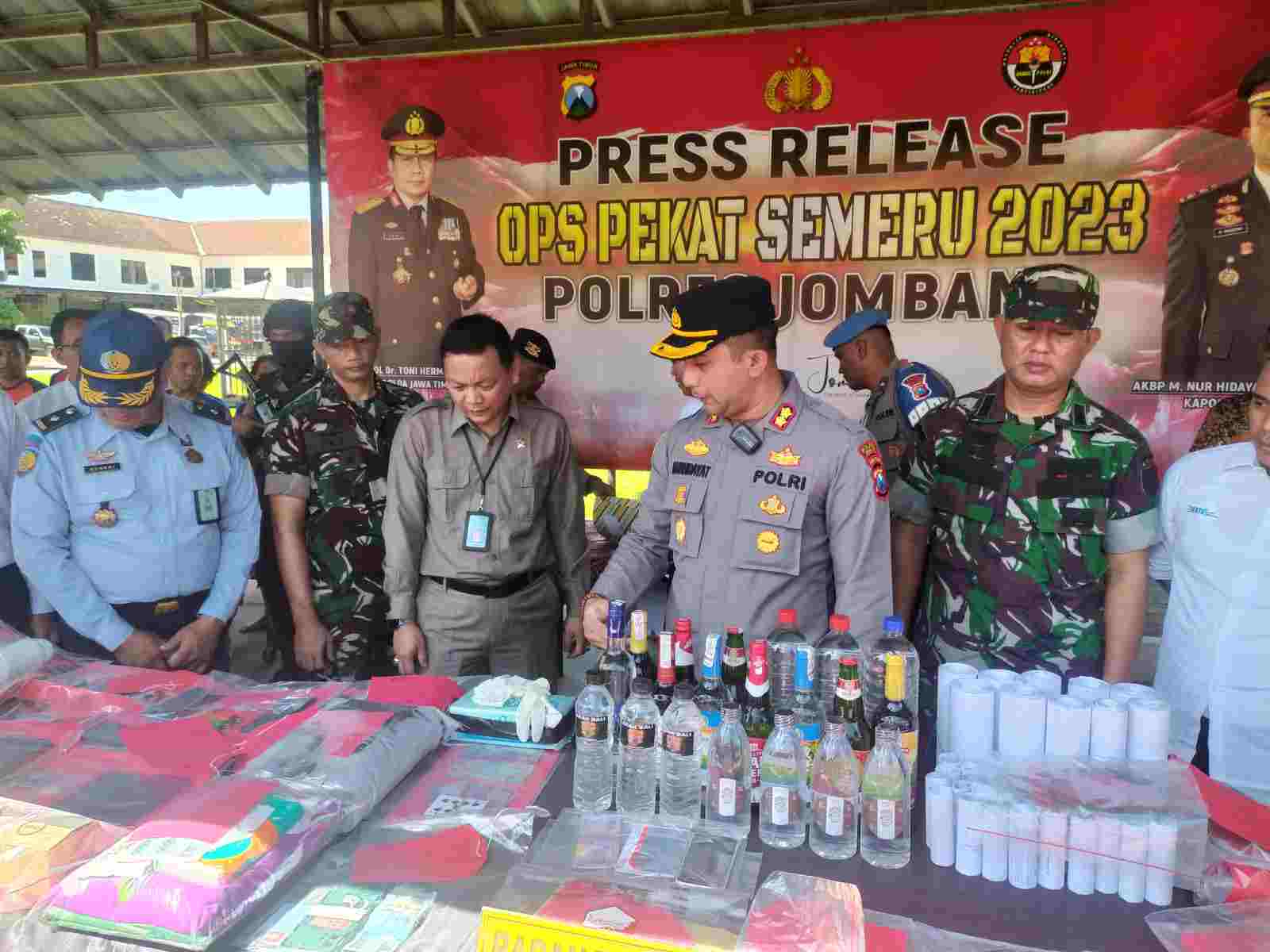 Operasi Pekat