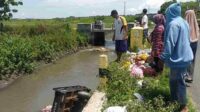 Pria Jombang Ini Kecelakaan Jelang Pernikahan, Tosa Muatan Jajan Hajatan Masuk Sungai