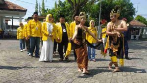 Diantar Rama dan Sinta, Partai Golkar Jombang Daftarkan Bacaleg ke KPU