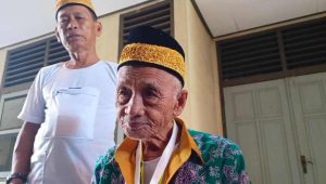 Jemaah Haji Tertua Asal Pamekasan Siap Berangkat ke Tanah Suci
