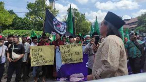Massa Nusa Bangsa Kepung PWNU, Minta RI 1 Nasionalis, RI 2 dari NU