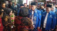 PAN Jatim Daftarkan 120 Bacaleg ke KPU Jatim Diantar Pengasuh Ponpes Sidogiri