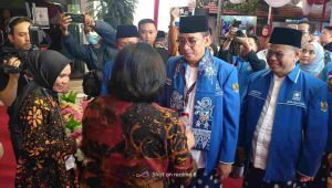 PAN Jatim Daftarkan 120 Bacaleg ke KPU Jatim Diantar Pengasuh Ponpes Sidogiri