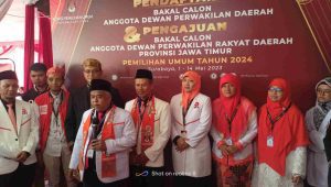 PKS Daftarkan Bacaleg di KPU Jatim, Target 15 Persen