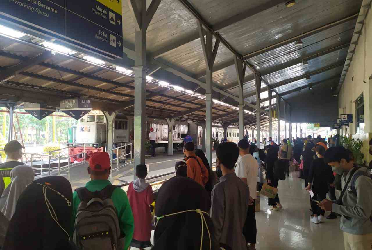 PT Kereta api (KA)