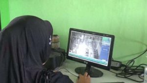 Maling Kuras Barang Elektronik SDN Jombok Jombang, Aksinya Terekam CCTV