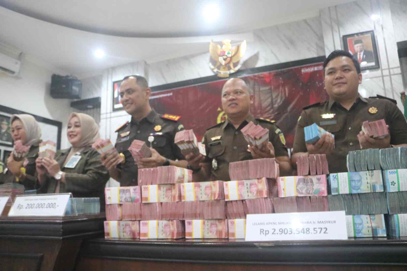 Uang