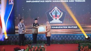 Bupati Blitar Raih Dua Penghargaan di Ajang BKN Award 2023
