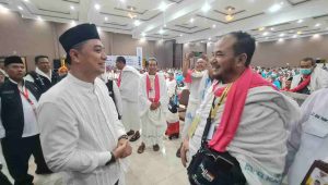 Sapa Langsung Jemaah Haji Surabaya, Eri Cahyadi Titip Doa untuk Kerukunan Surabaya
