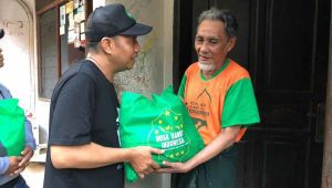 H+1 Idul Adha, Filantropi NBI Sasar Kecamatan Gubeng Bagikan 250 Paket Sembako dari Gus Lilur