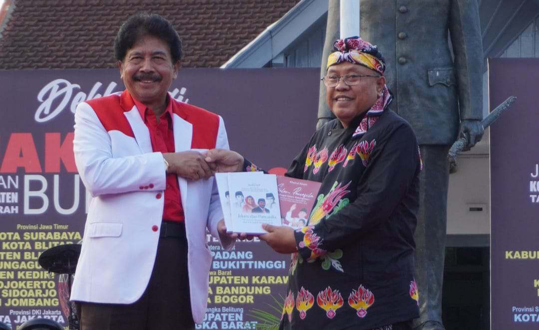 Jaket Bung Karno