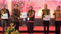 Sisihkan 765 Peserta, Kades Sumberdem Wonosari Malang Juarai Paralegal Justic Award 2023