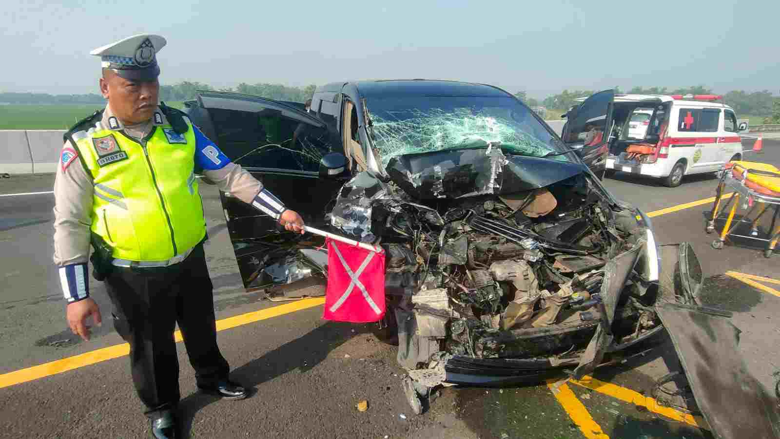 Kecelakaan Alphard