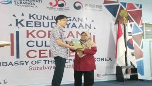 Kunjungan Budaya, KCCI Perkenalkan Budaya Korea di SMA Barunawati