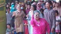 Keseruan Emak-emak Kepatihan Jombang Ikuti Lomba Joget