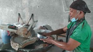 Momen Idul Adha, Jasa Penggilingan Daging di Jombang Laris Manis