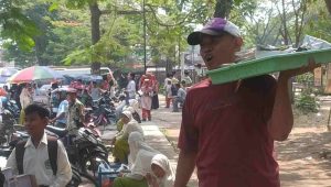 Kisah Cak Ateng Penjual Nasi Bungkus di Jombang, Rajin Nabung 30 Tahun dan Akhirnya Naik Haji