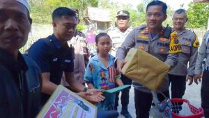 Bocah Pengidap Penyakit Jantung Terima Tali Asih dari Kopolres Sampang