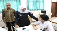 Gubernur Jatim Pantau PPDB SMA/SMK, Hari Ini Tercatat 250.802 Peserta Ambil PIN